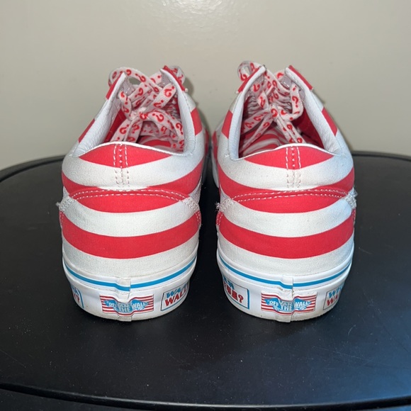 Where’s Waldo? Vans 11.5 - Picture 3 of 5